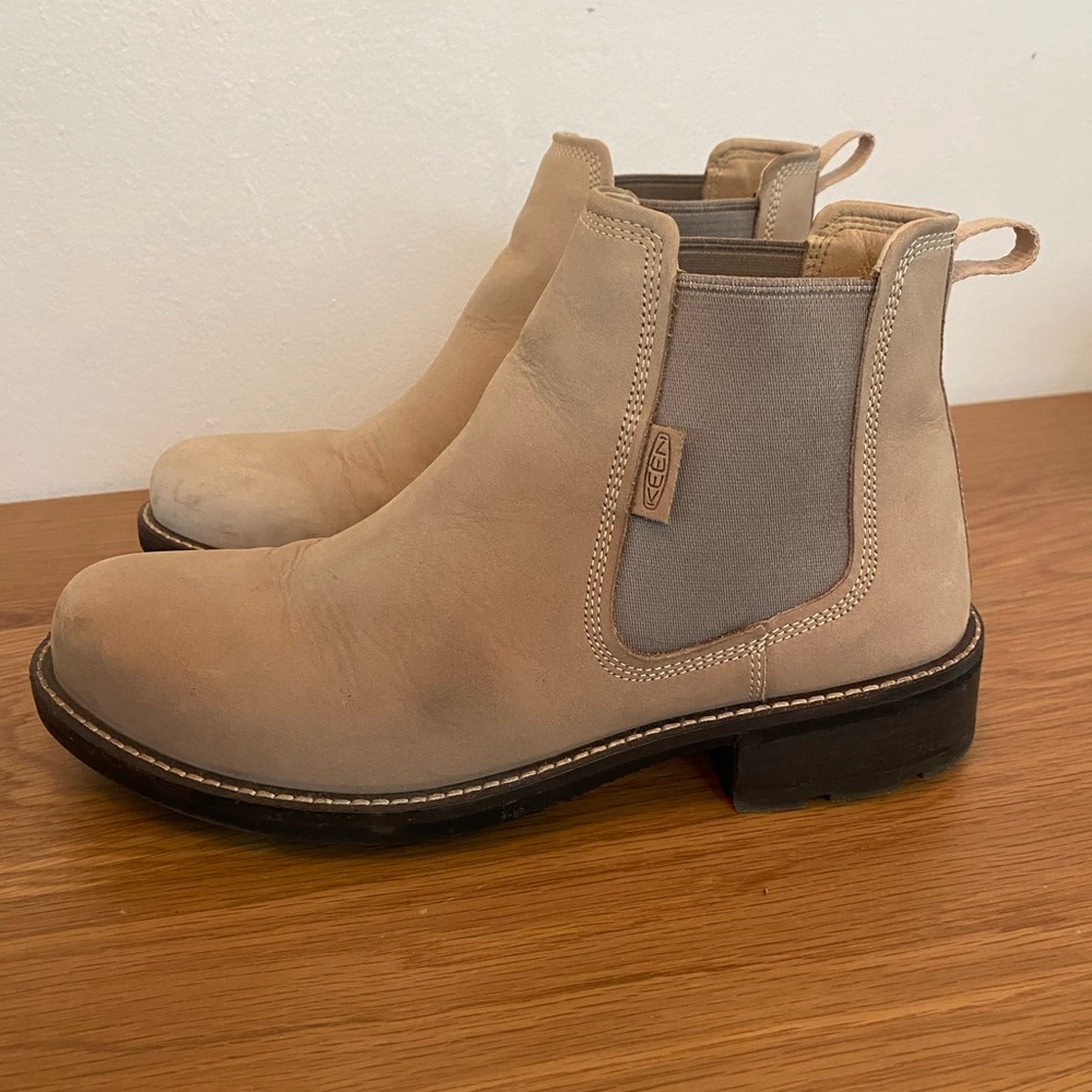 Keen Women’s Chelsea Boots - Sand Suede - Size 39 / 8.5